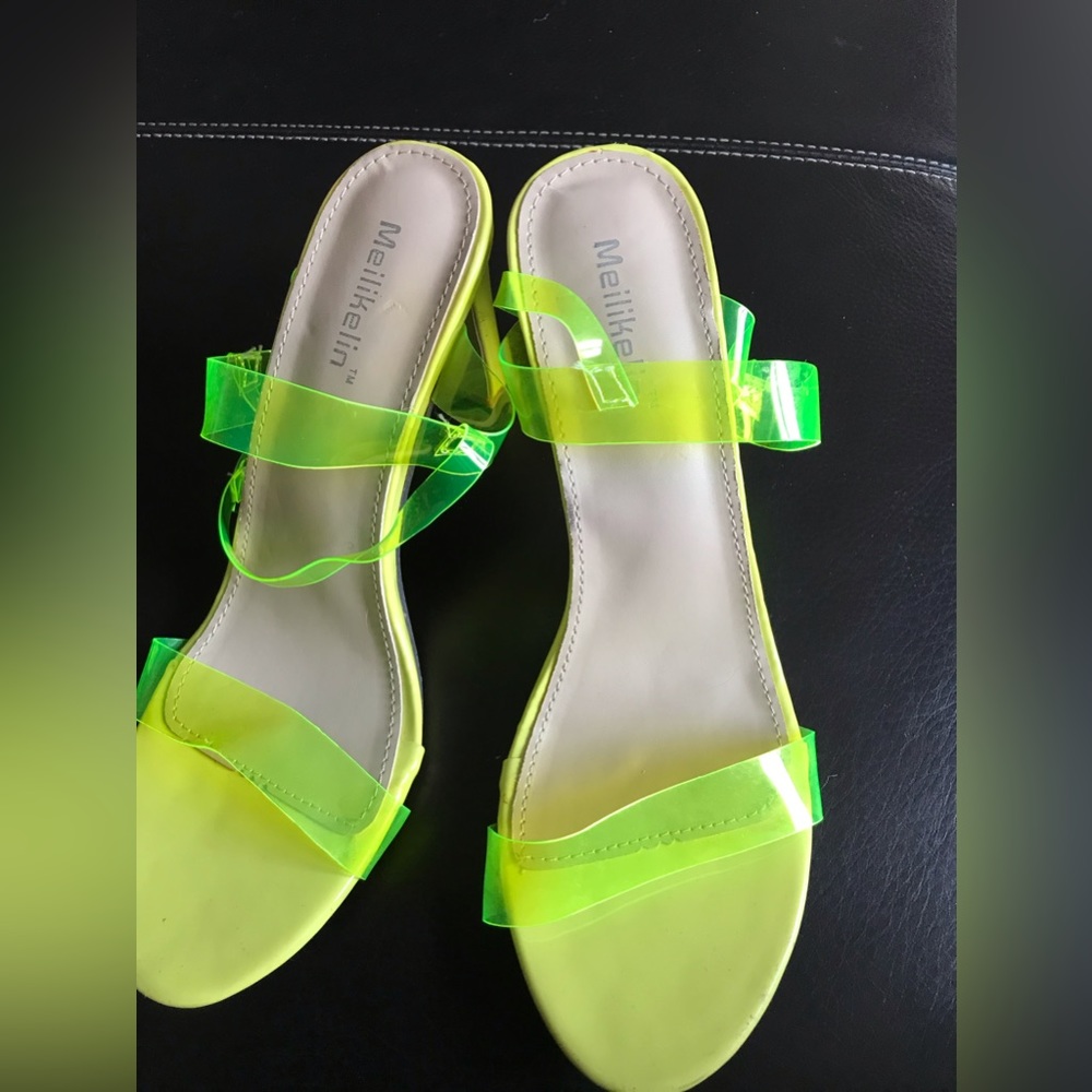 Ankle wrap neon vinyl sandal